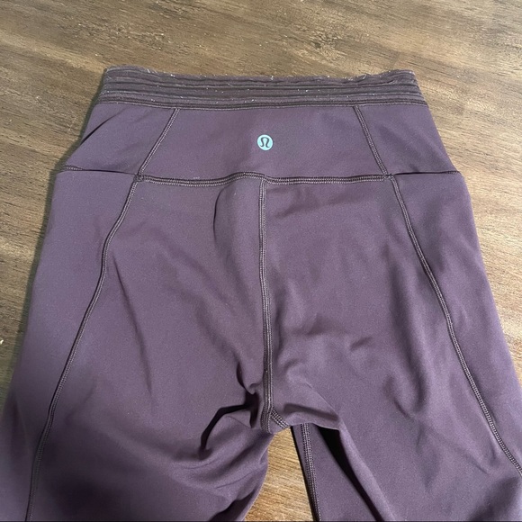 Lululemon fine focus 7/8 tight 25“ legging in arctic plum - Picture 7 of 13